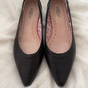 Seychelles Black Leather Ladies Flats. Size 8 1/2.
